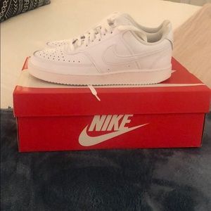 NWT Women’s Nike Court vision low-top